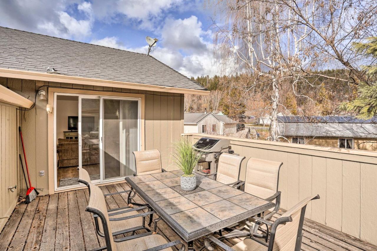 Mount Shasta Escape With Balcony About Walk To Dtwn Villa Bagian luar foto